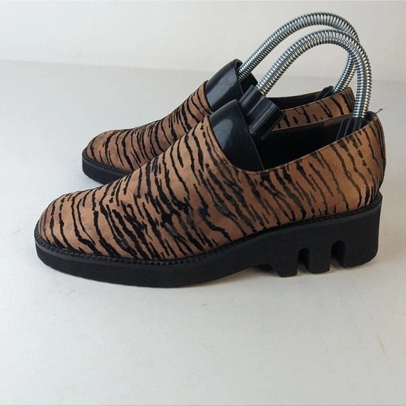 Heyraud Paris Tiger Print Chunky Slip On Loafer - Picture 4 of 9